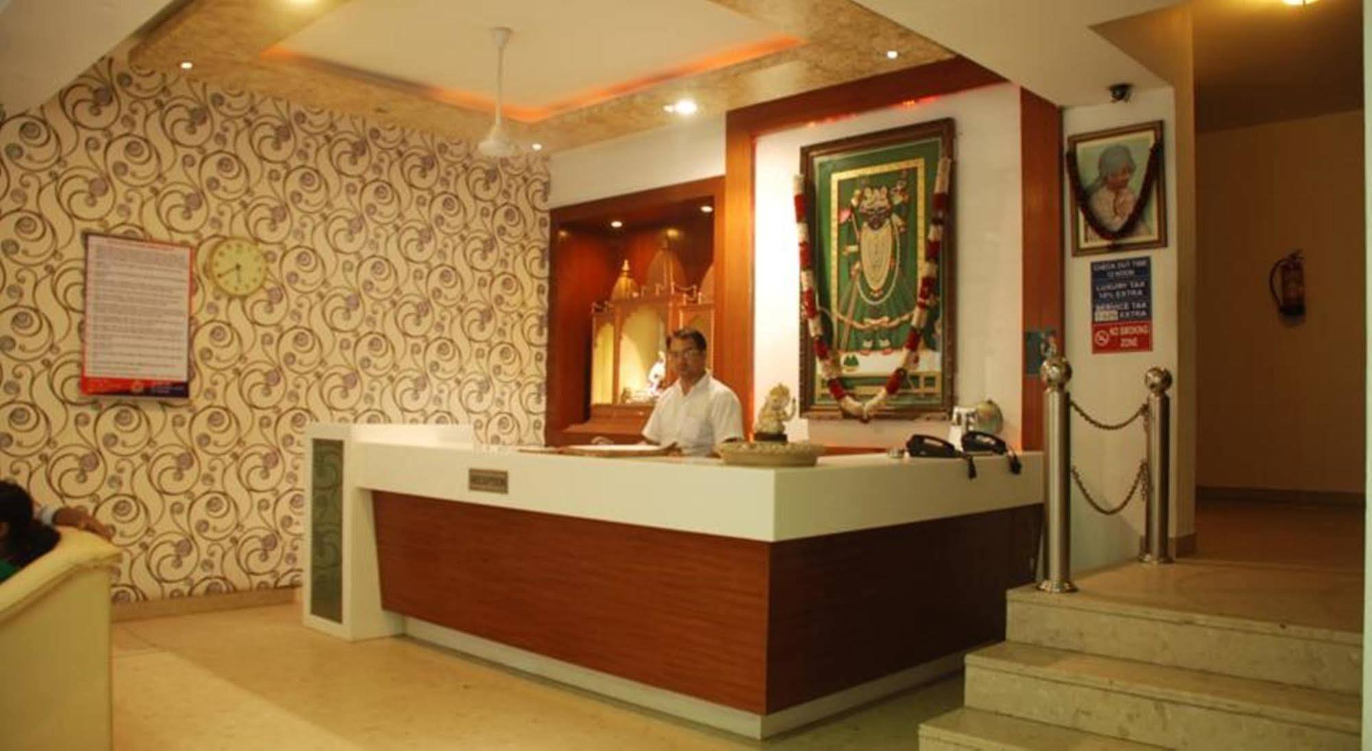 Hotel Baba Inn-By Rcg Hotels New Delhi Extérieur photo