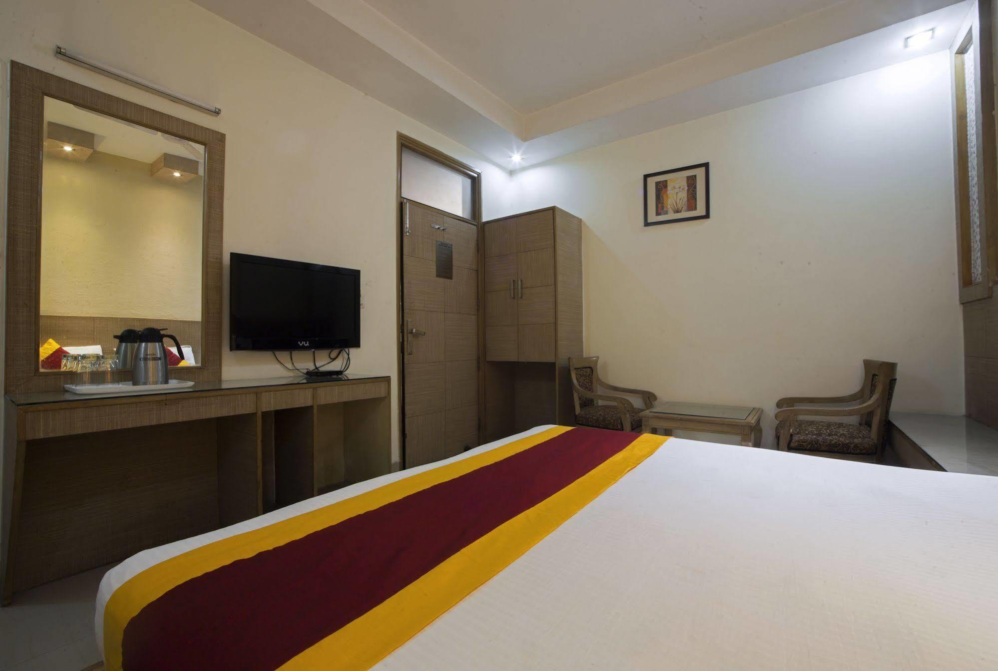 Hotel Baba Inn-By Rcg Hotels New Delhi Extérieur photo