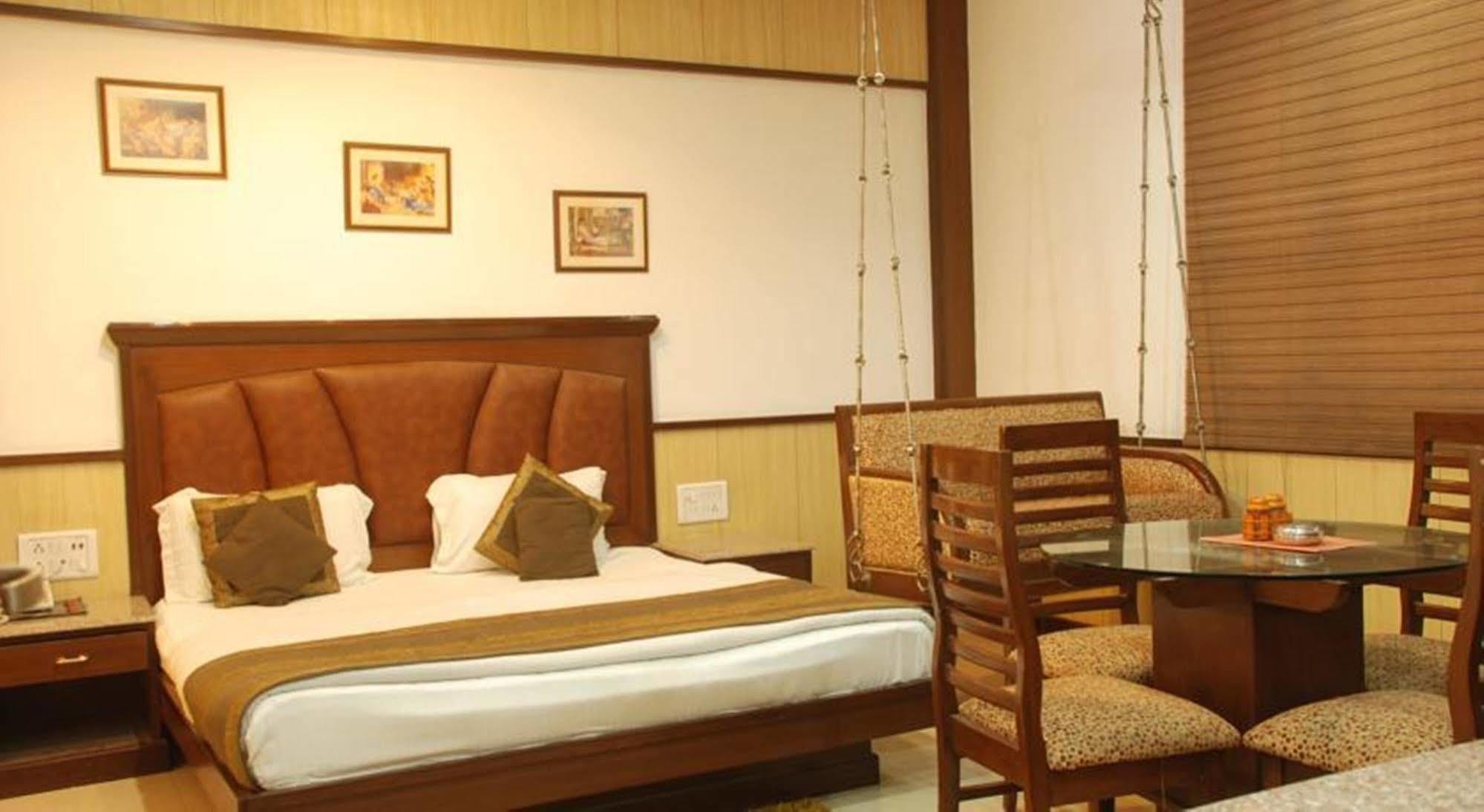 Hotel Baba Inn-By Rcg Hotels New Delhi Extérieur photo