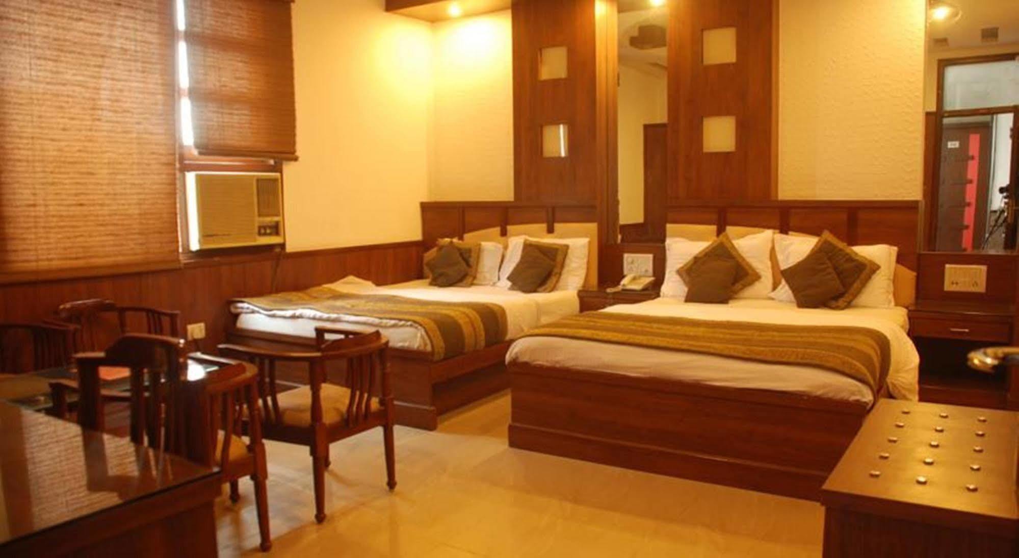 Hotel Baba Inn-By Rcg Hotels New Delhi Extérieur photo
