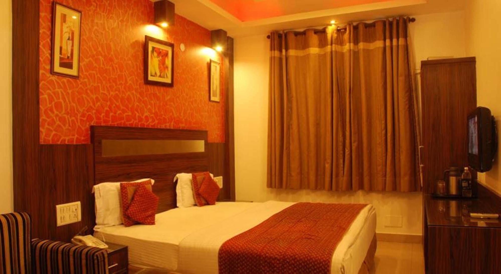 Hotel Baba Inn-By Rcg Hotels New Delhi Extérieur photo