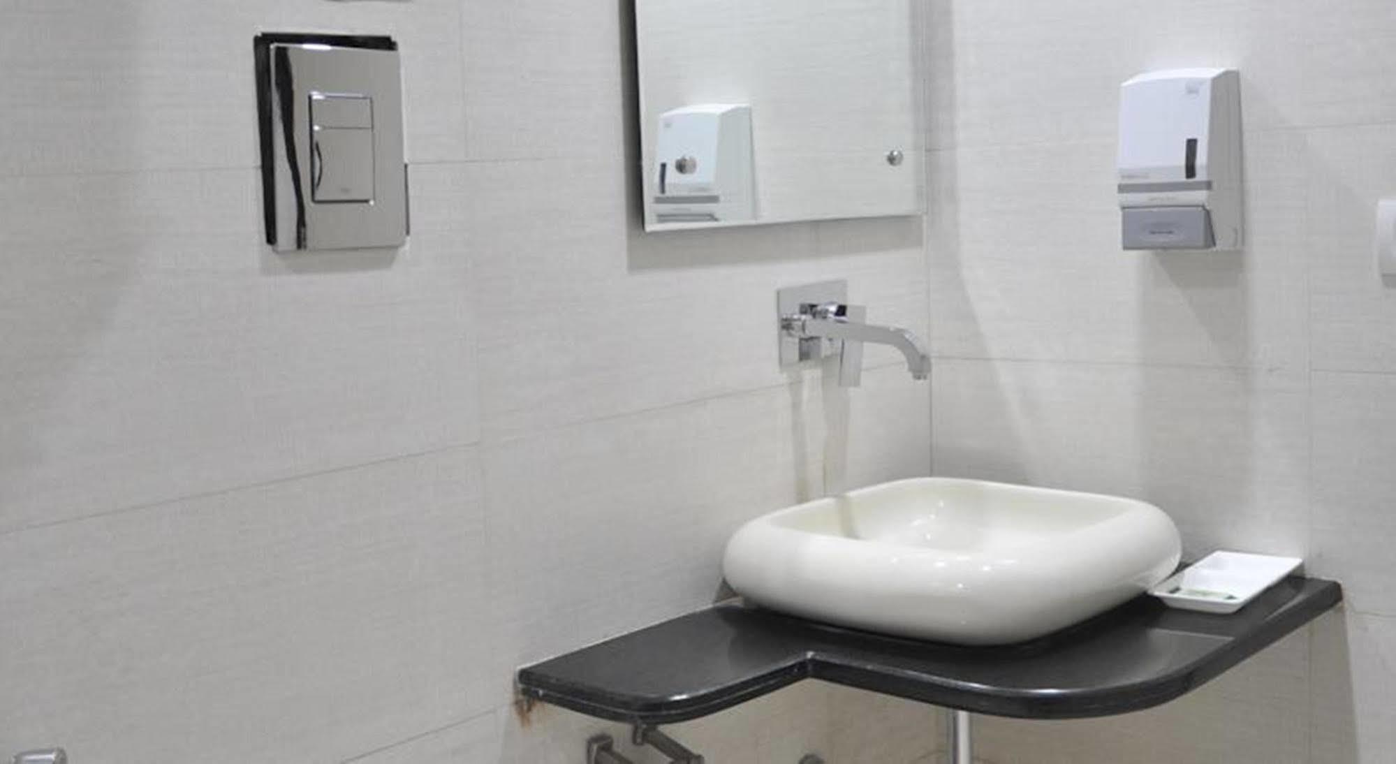 Hotel Baba Inn-By Rcg Hotels New Delhi Extérieur photo